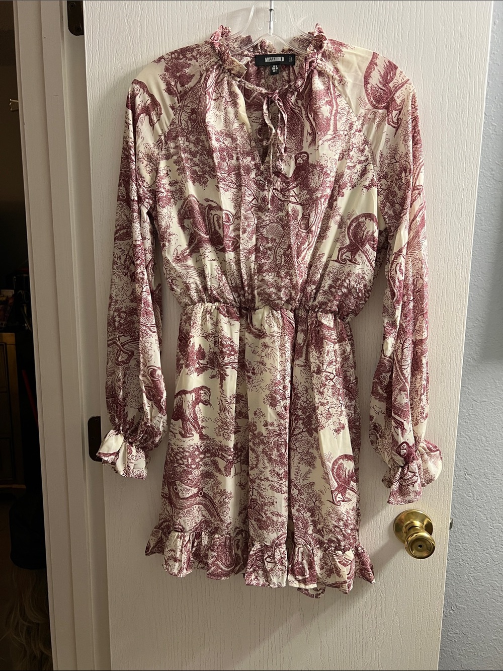 Missguided Cream and Wine Toile Long Sleeve Mini Dress